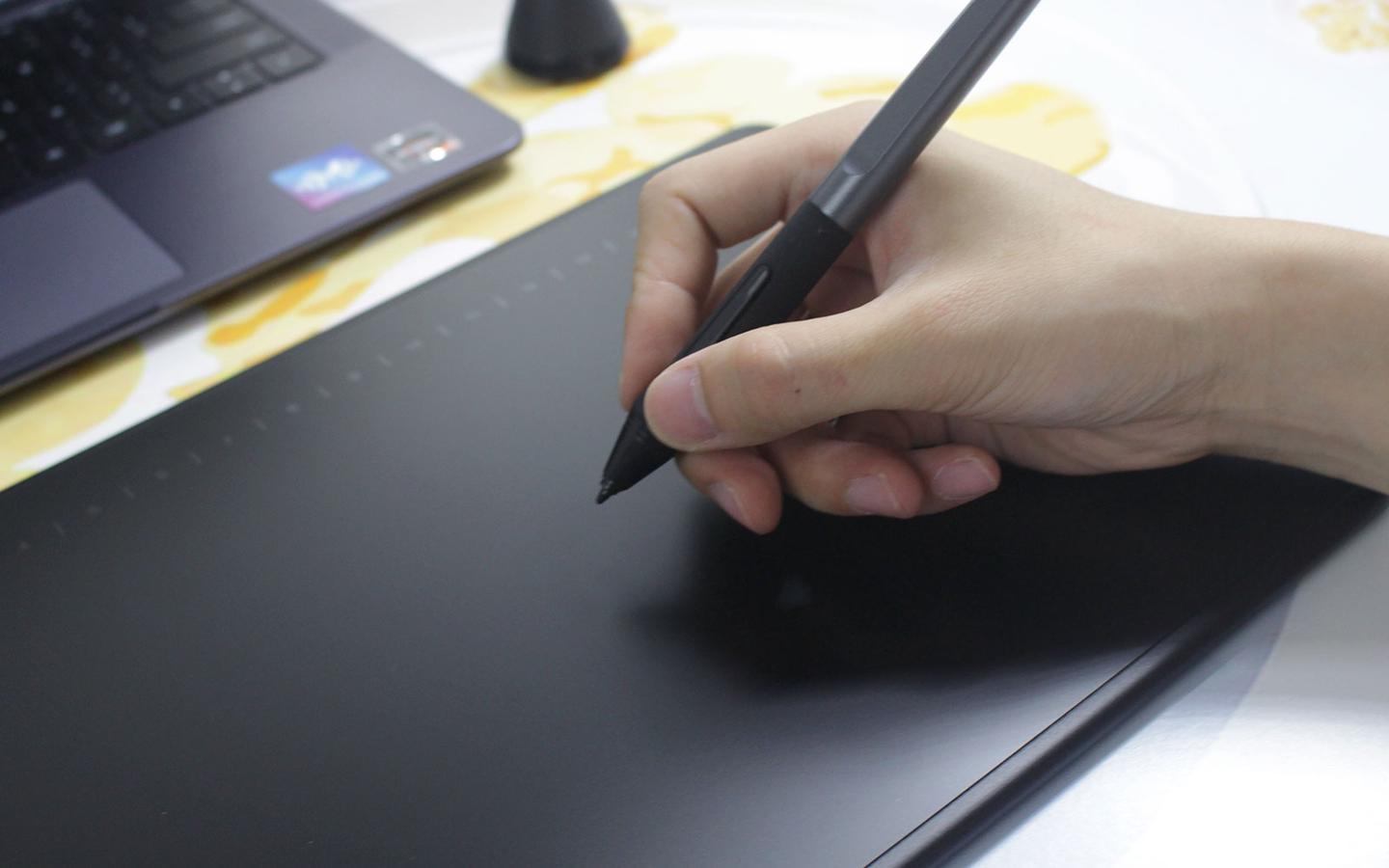 友基数位板选购指南：从新手到高手的全攻略，轻松解决绘画创作难题